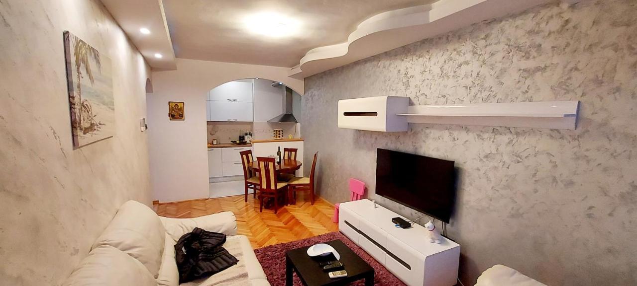 Appartement Dublin Stan Na Dan U Marsala Tita à Bar Extérieur photo