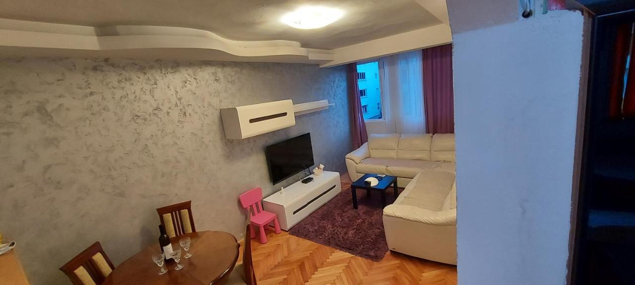 Appartement Dublin Stan Na Dan U Marsala Tita à Bar Extérieur photo